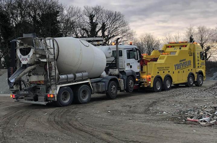 Service de remorquage dédié aux poids lourds